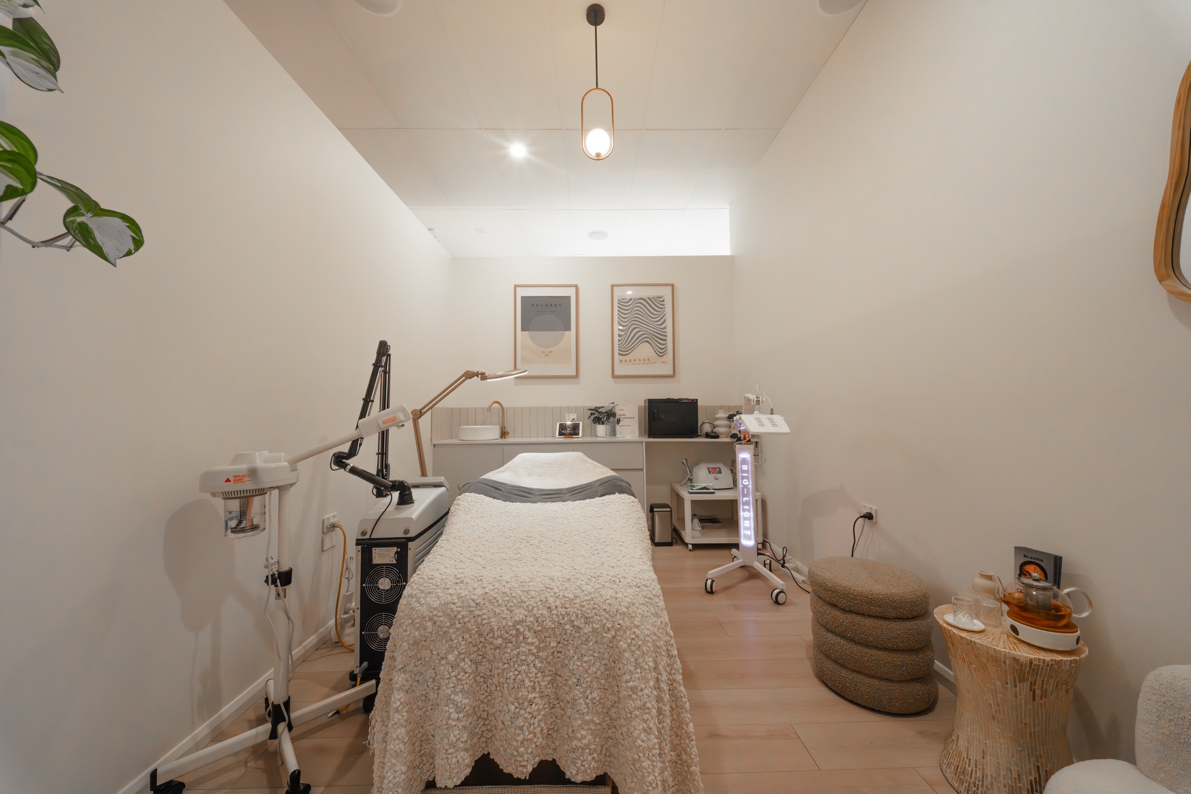 Skin treatment room