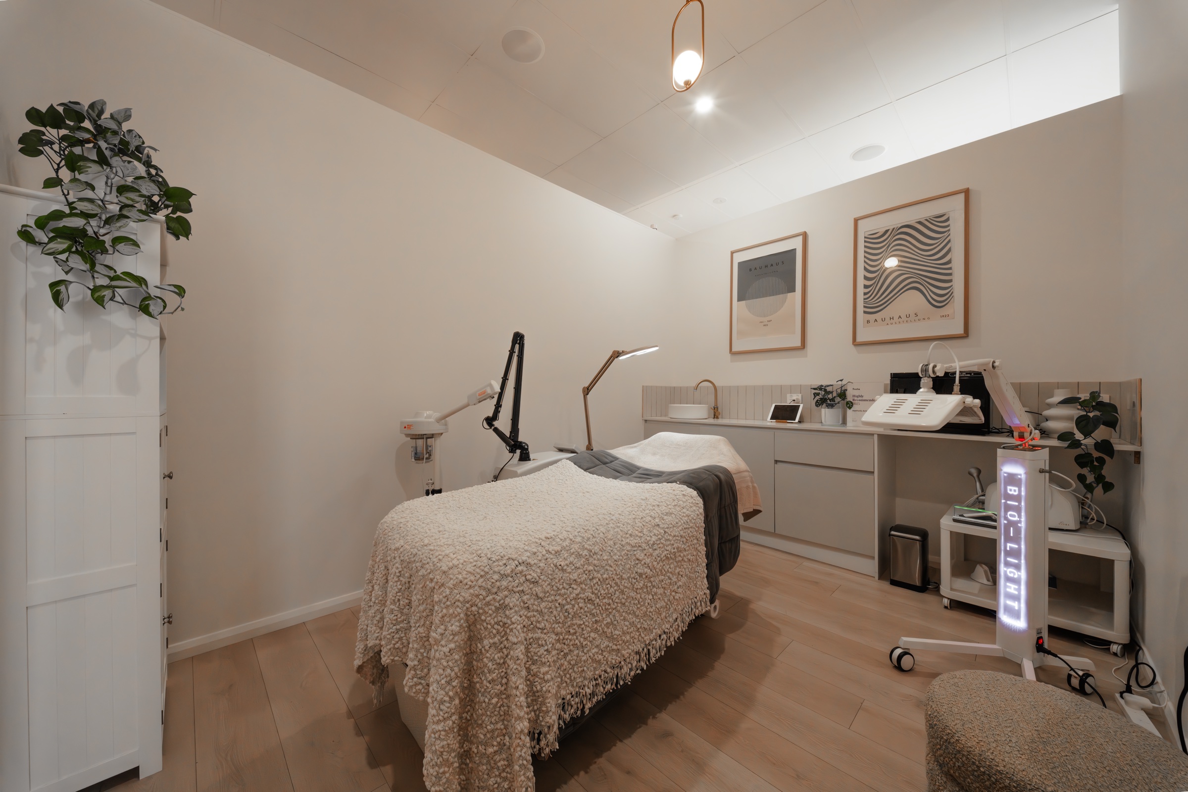Skin room wide view